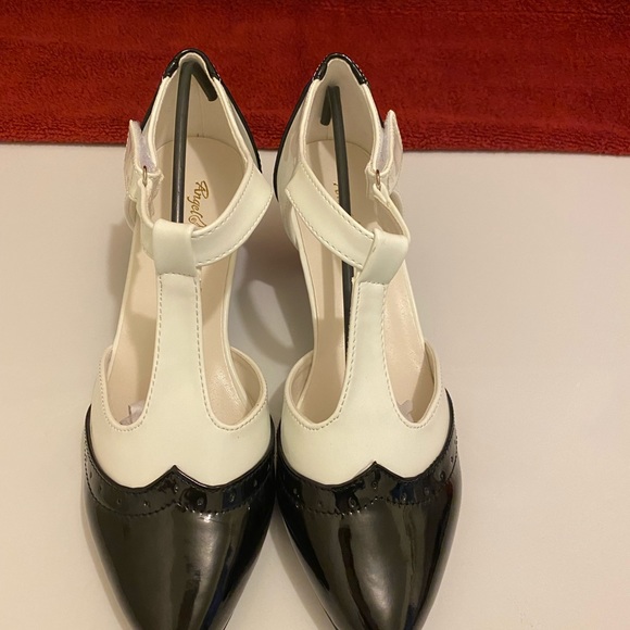 Angel Steps Layla T-Strap - Picture 1 of 7